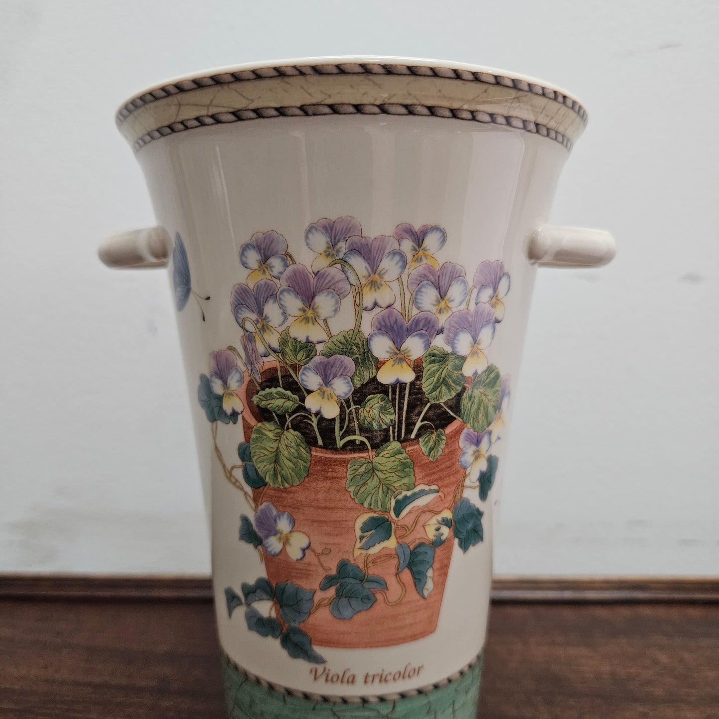 Vintage Wedgwood Sarah's Garden Vase