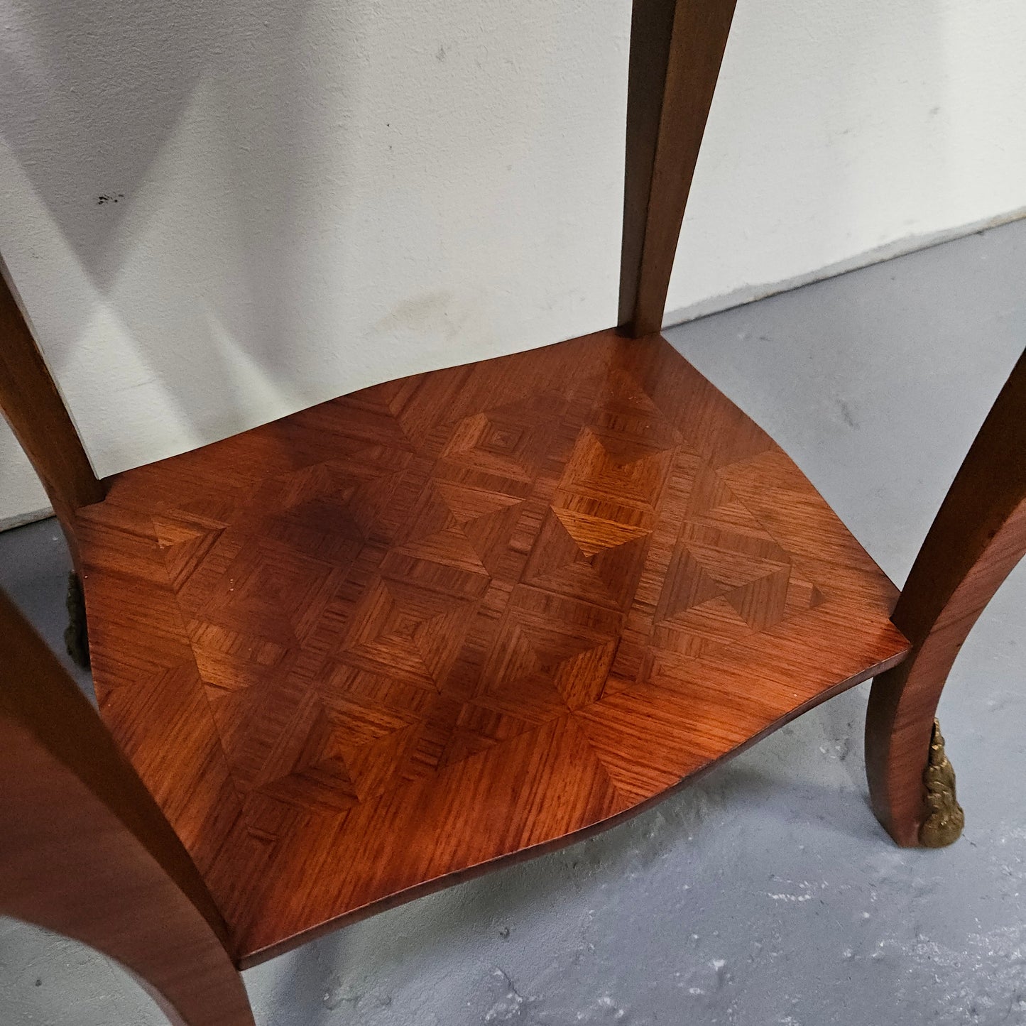 Louis XV Style Pair of French Inlaid Kingwood Bedside Cabinets