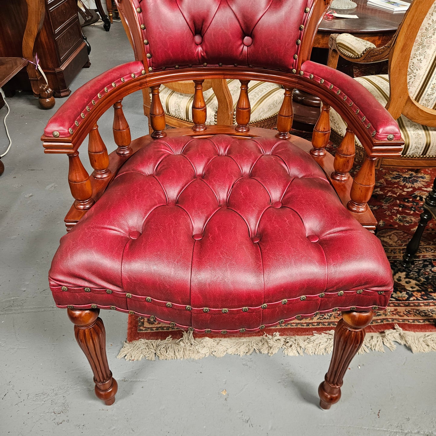 Reproduction Antique Style Fully Buttoned Leather Upholstery Desk/Captains Chair