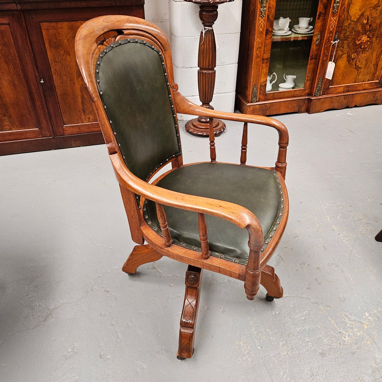 Very attractive Edwardian Mahogany Desk Chair