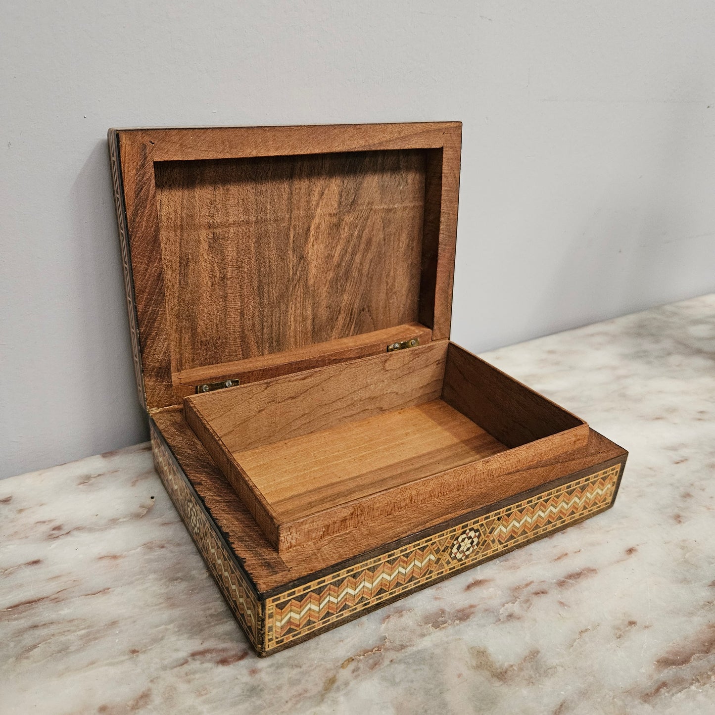 Vintage Syrian Inlaid Trinket/Jewellery Box