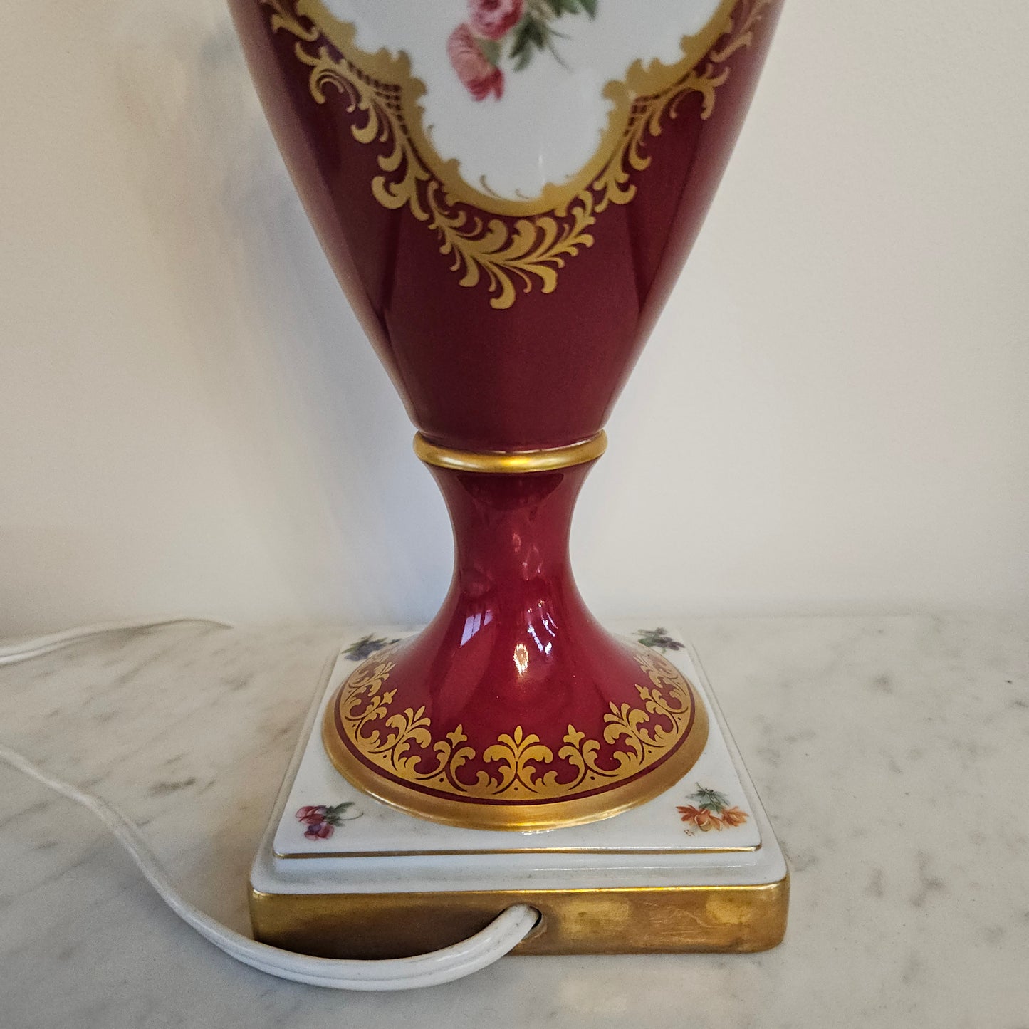 Comtesse Porcelain Rose Floral Lamp