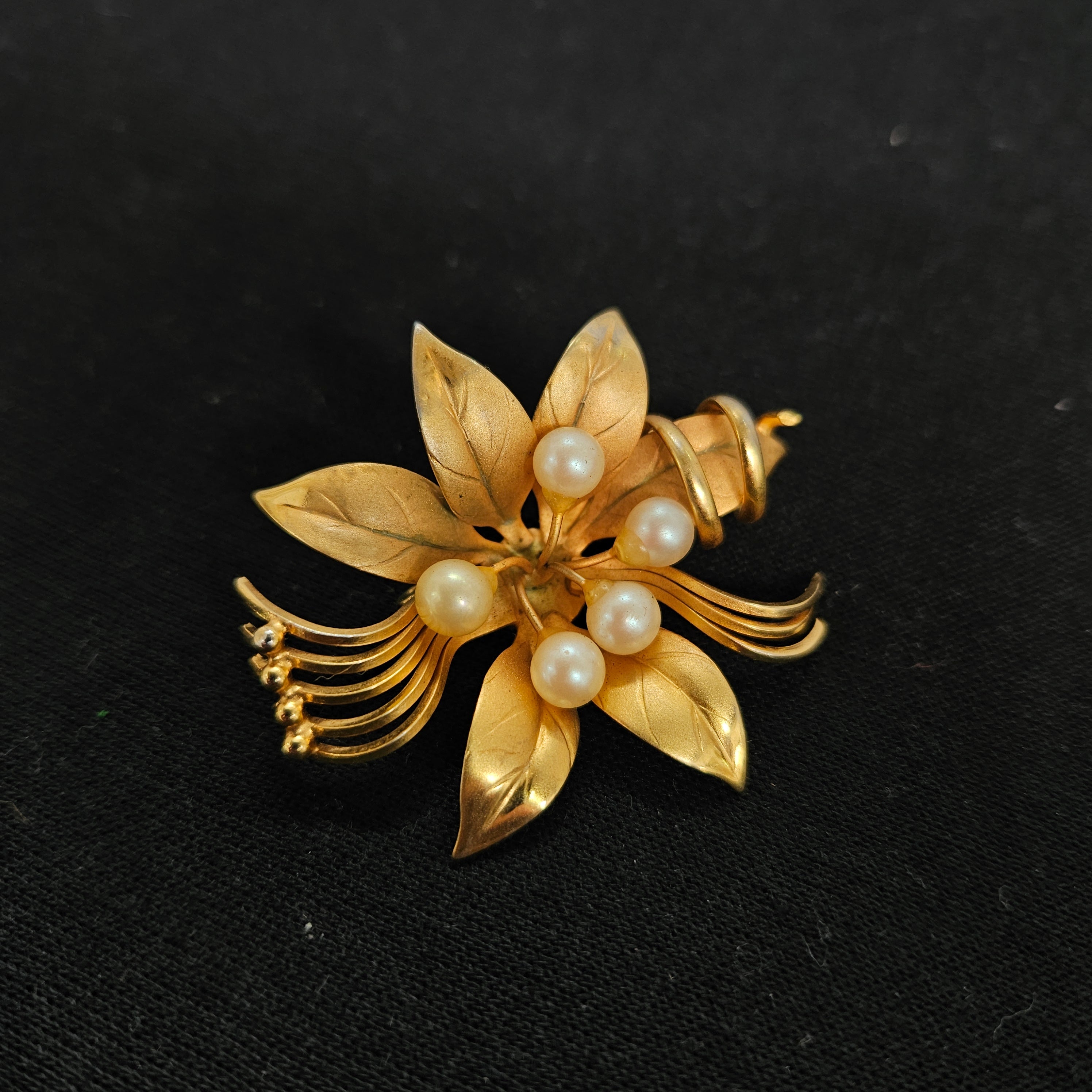 Vintage Gilt Metal & Faux Pearl Brooch