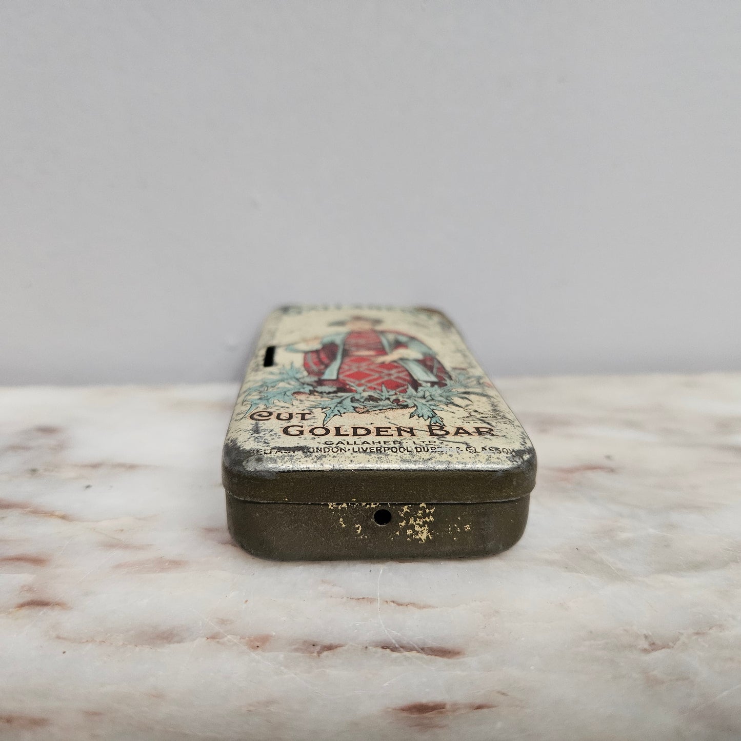 Gallahers Cut Golden Bar Tobacco Tin