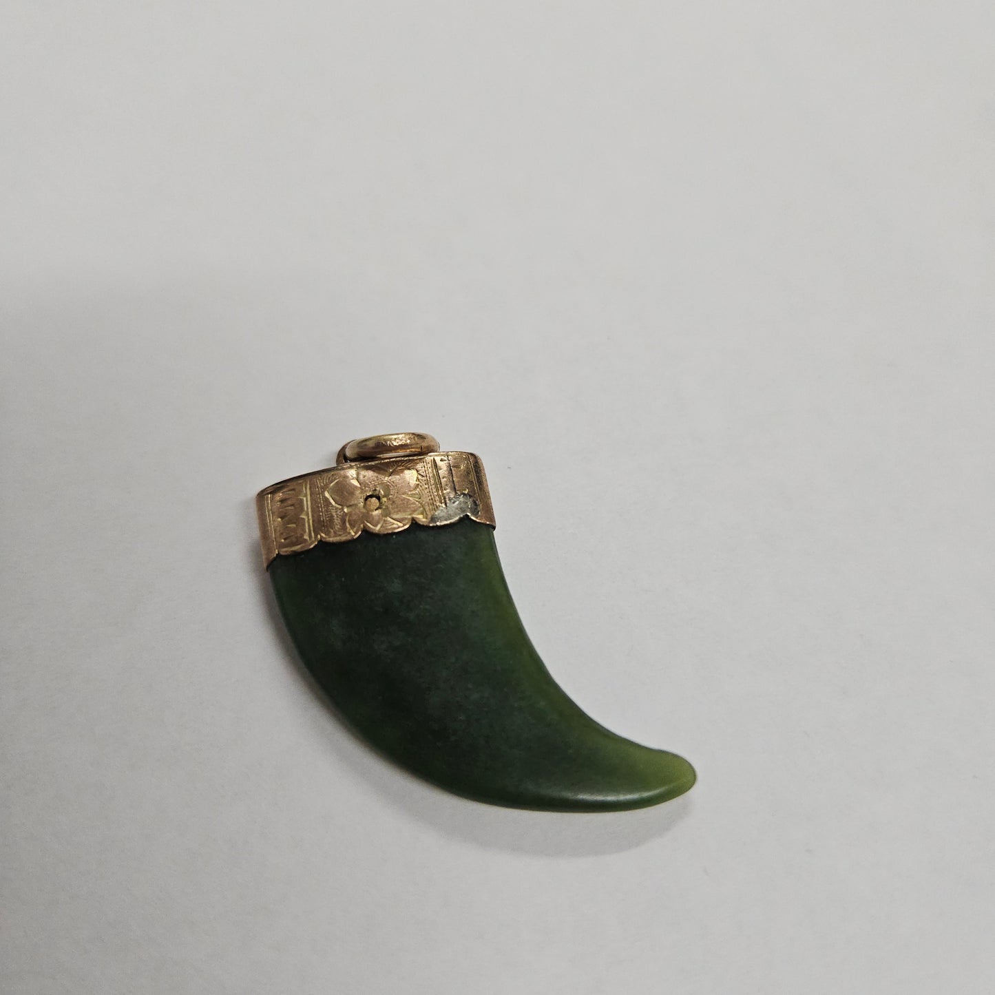 9ct Gold & Nephrite Jade Pendant