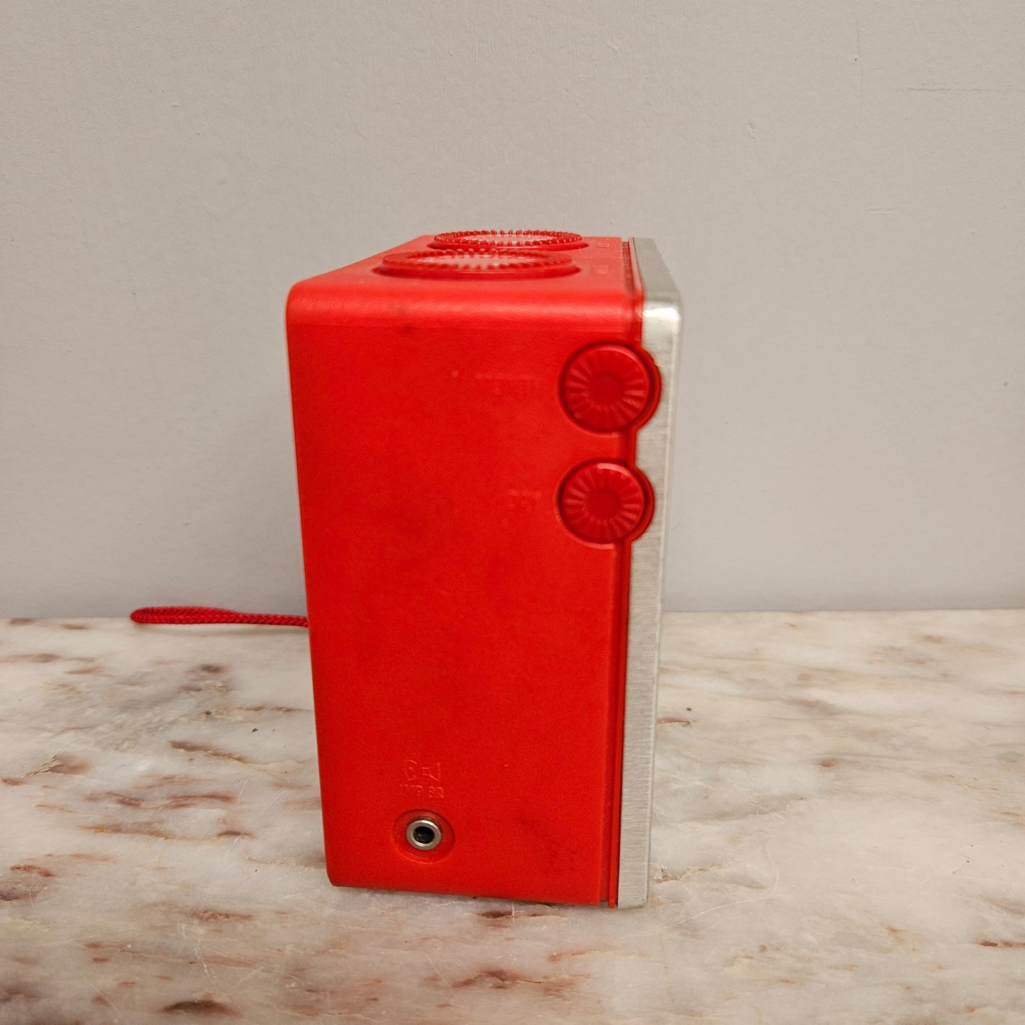 Vintage R-88 Panasonic National Radio