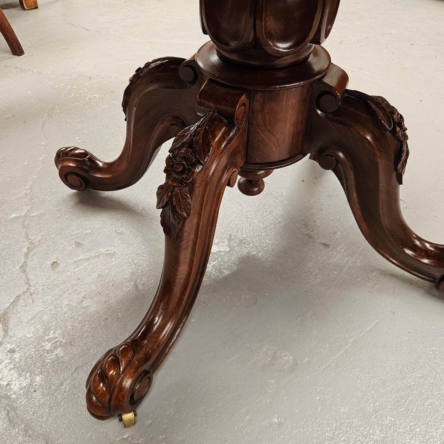 Mid Victorian Burr Walnut Oval Centre Table