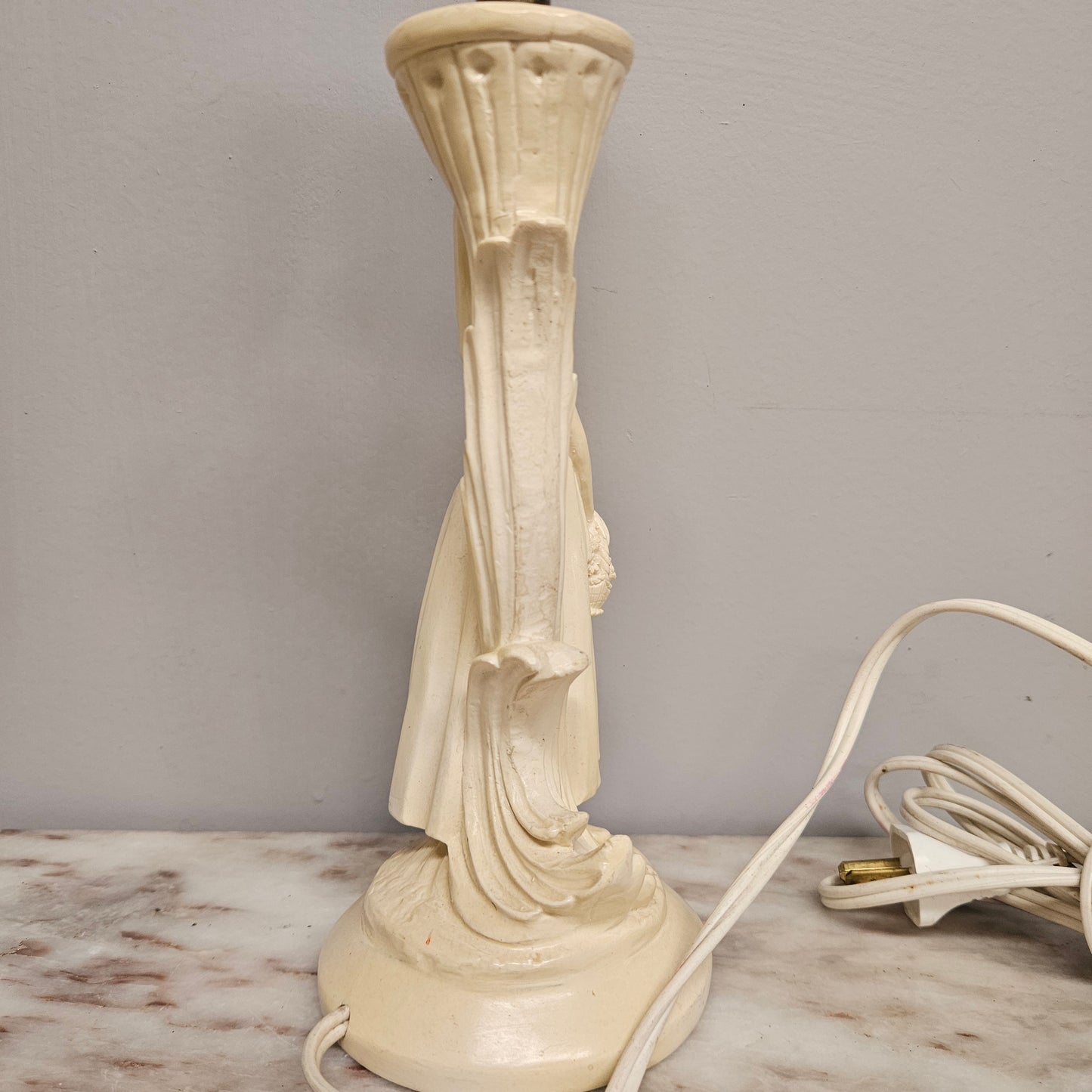Vintage Table/Desk Lady Figure Lamp