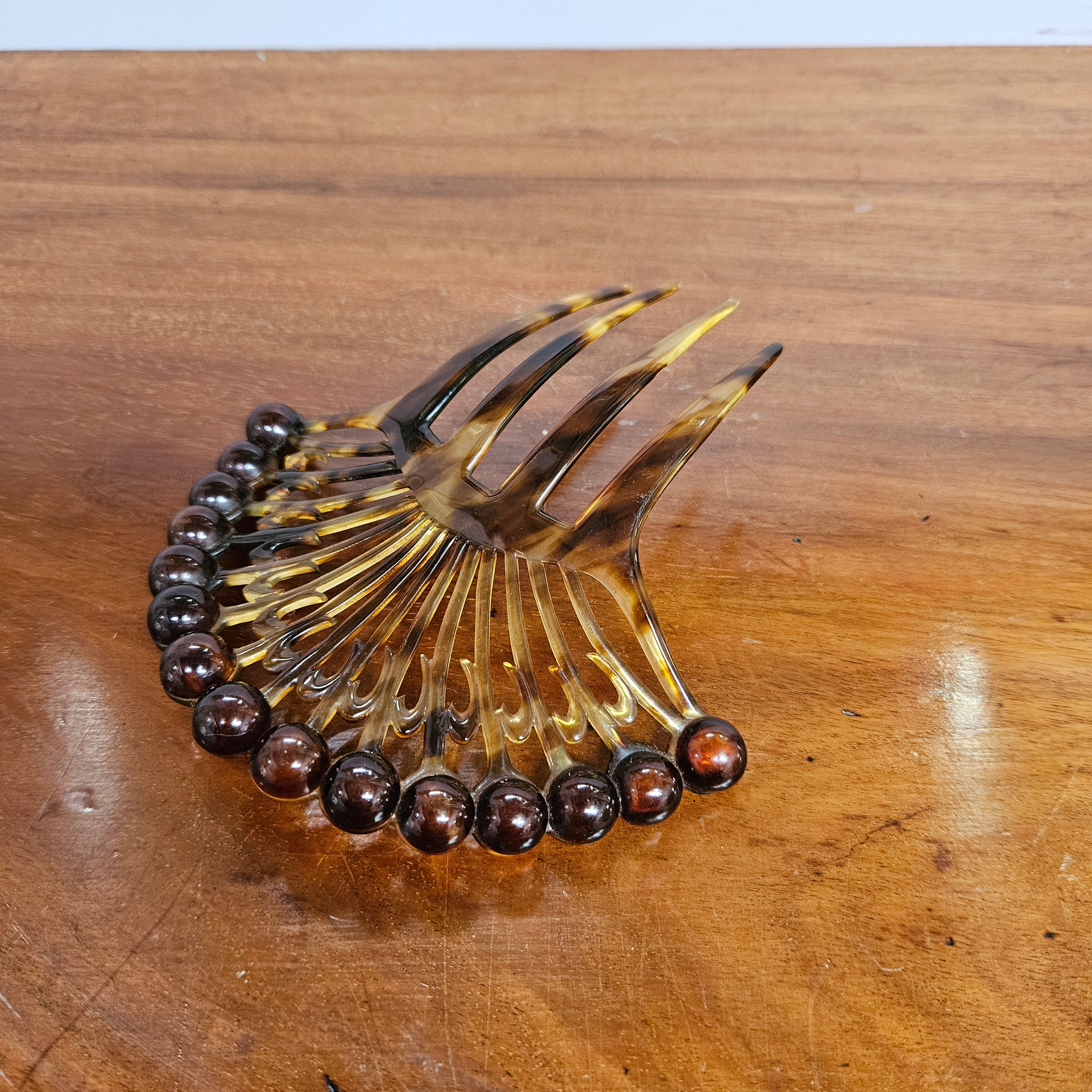 Lovely Faux Tortoiseshell Celluloid Hair Comb