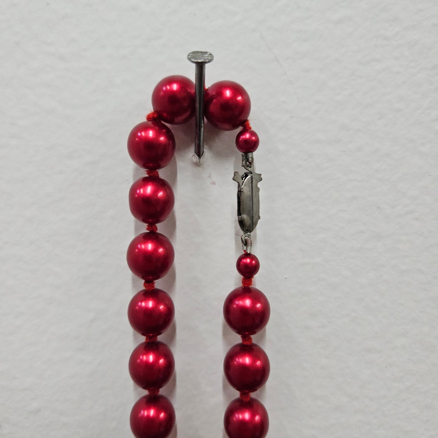 Vintage Red Glass Beads Necklace