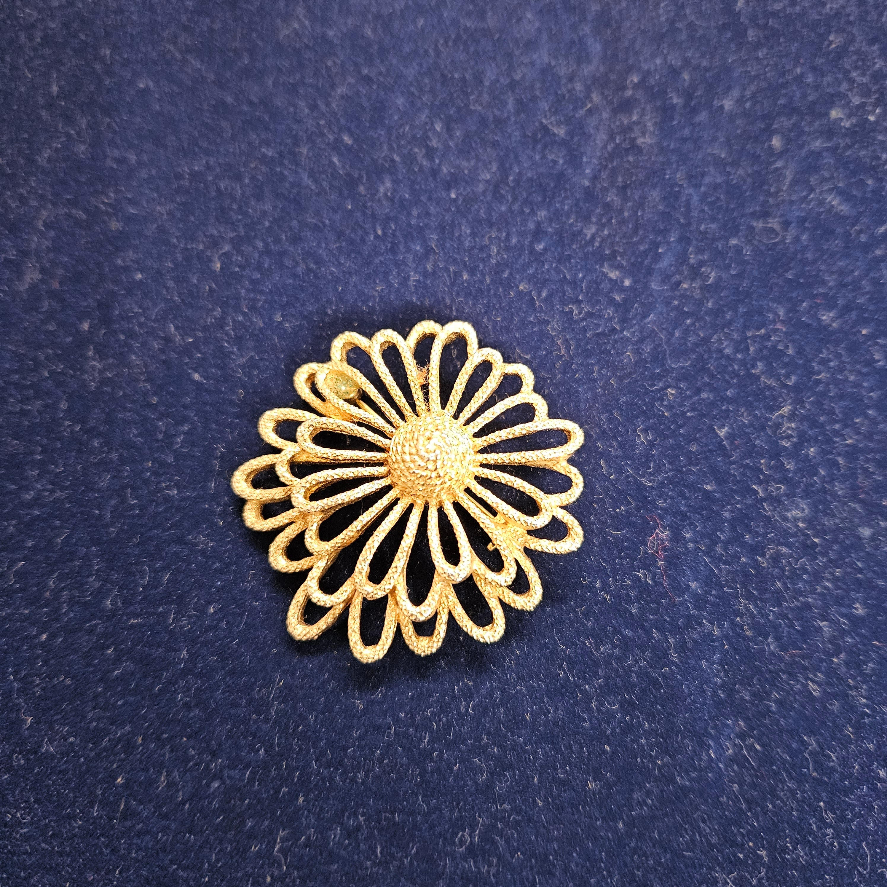 Vintage Sarah Coventry Gold Plated Metal Brooch