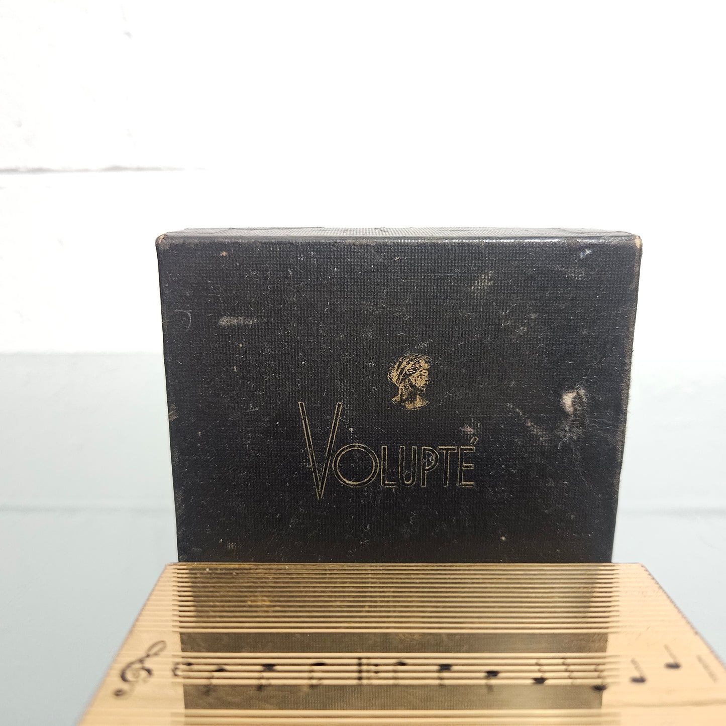 Collectible "Volupte" Musical Powder Compact