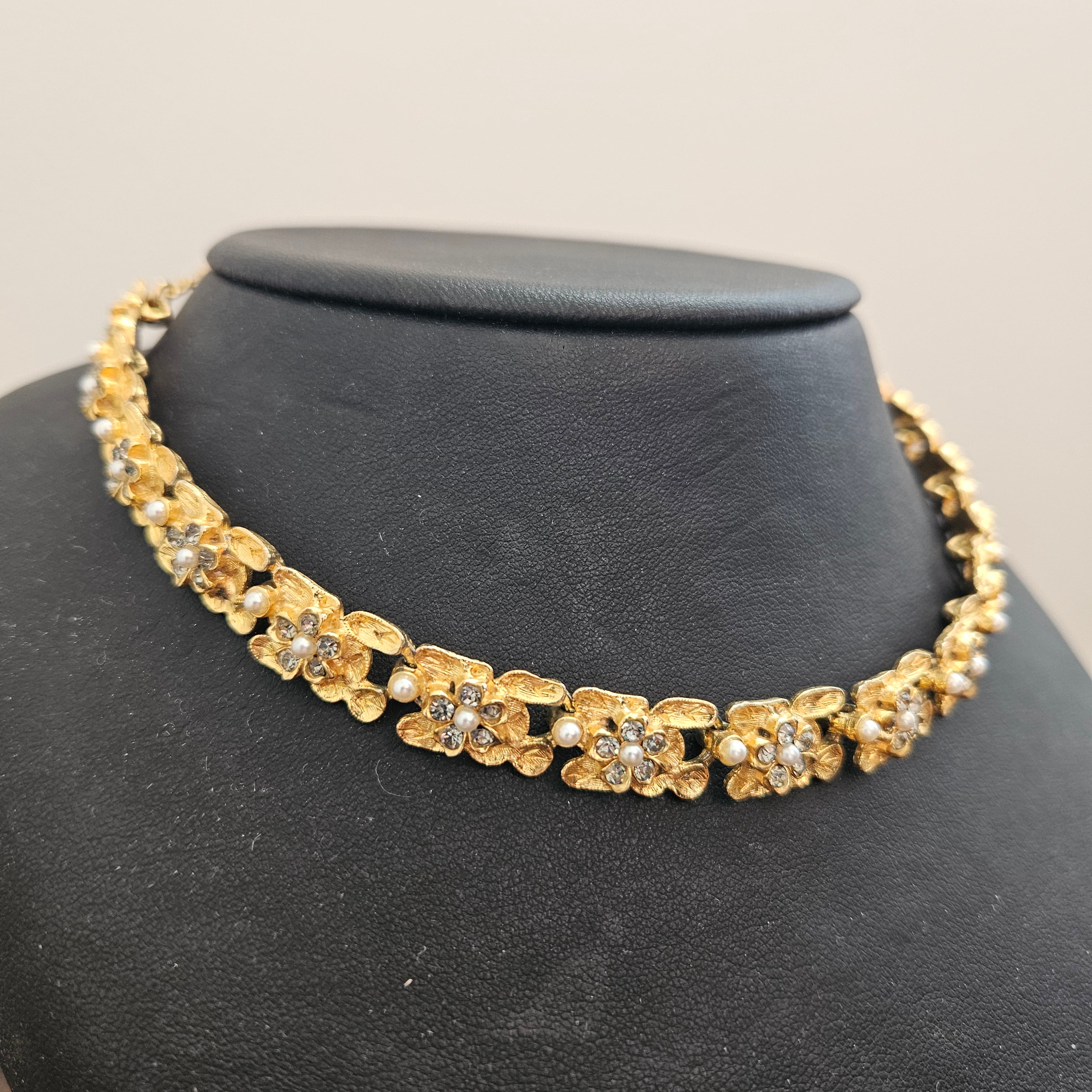Vintage Gold Toned Floral Choker Necklace With Pearls & Diamante