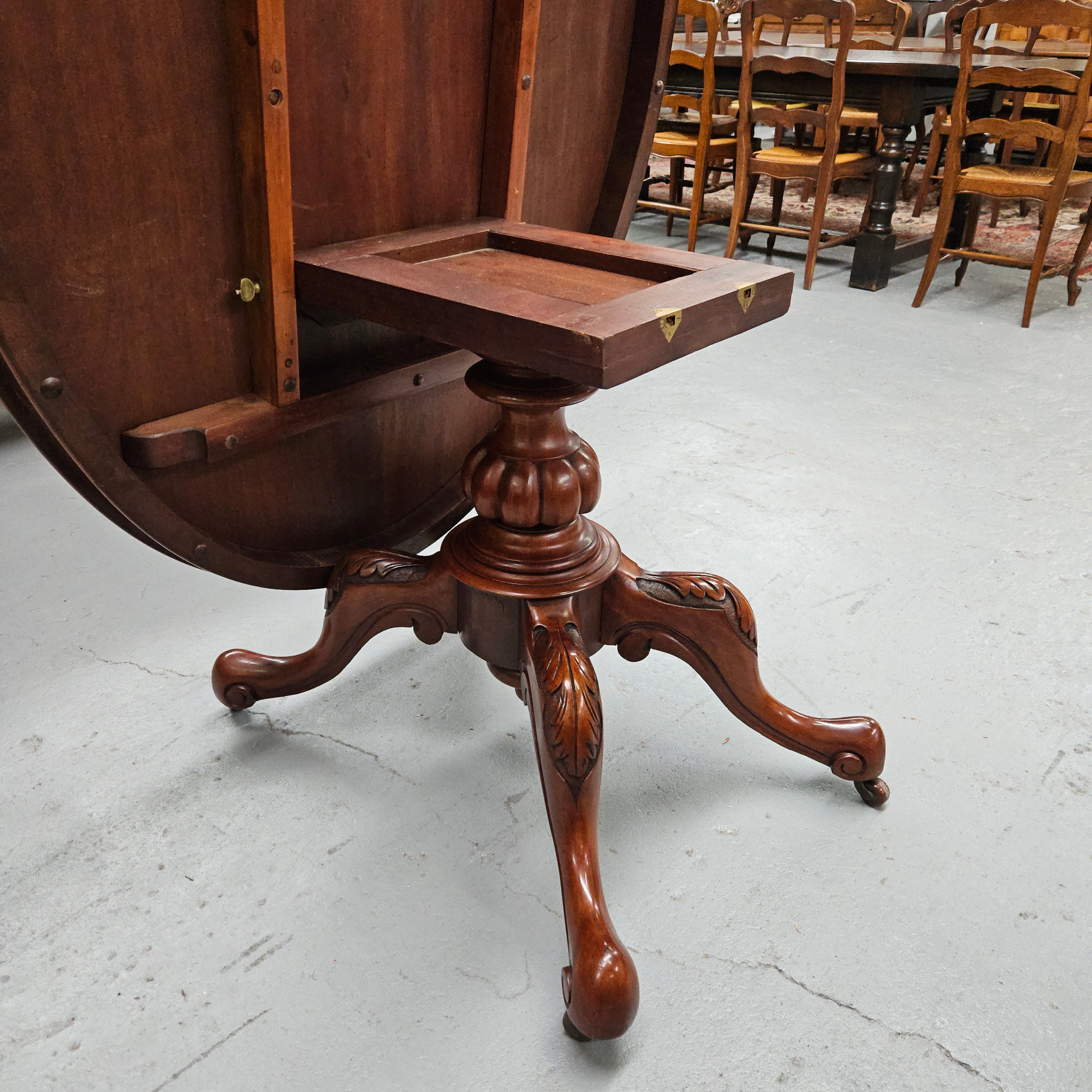 Victorian Oval Mahogany Loo Table | Antique & Vintage | Moonee Ponds Antiques | Australia Wide Delivery