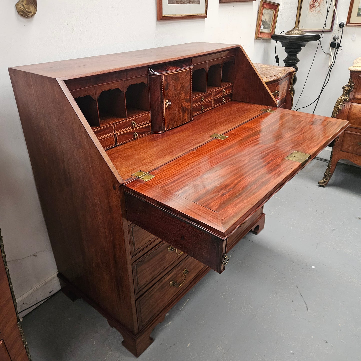Georgian Bureau