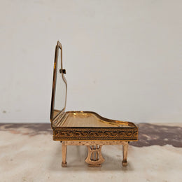 "Pygmalion" Standing Grand Piano Compact