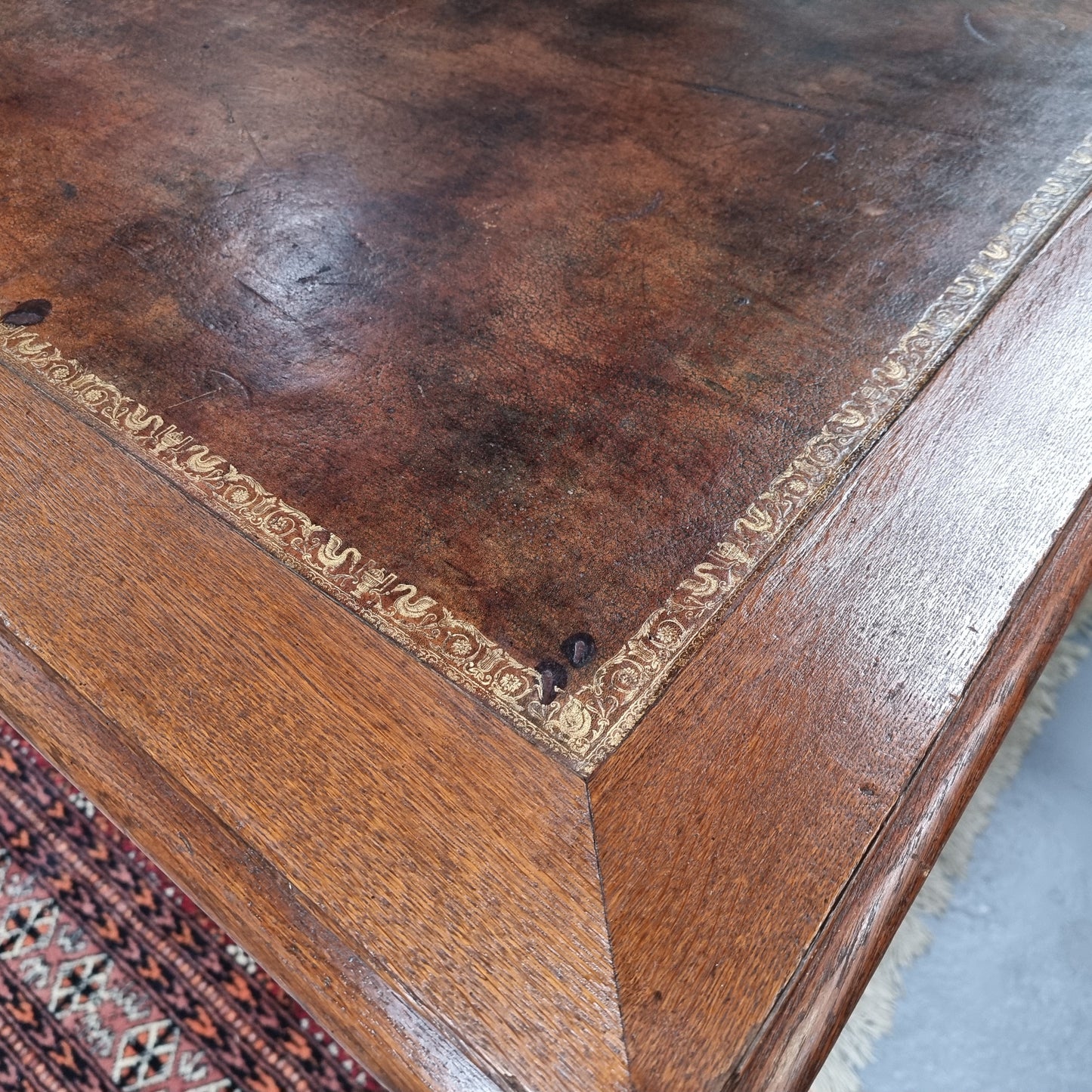 French 19th Century Louis XV Style Bureau Plat With Leather Top