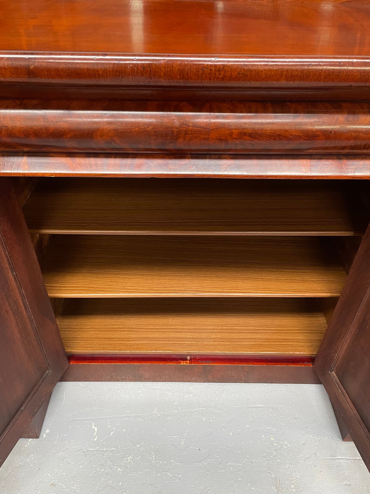Stunning Flame Mahogany Victorian Sideboard