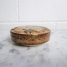 Antique Japanese Satsuma lidded bowl from the Meiji period. Signature Mon to base. In good original condition, please view photos as they help form part of the description.