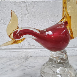 Beautiful Murano glass bird with its original sticker underneath in good original condition.