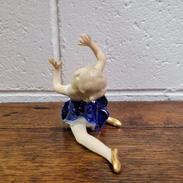 Vintage Wallendorf Cobalt blue dancing girl in good original condition, please view photos as they help form part of the description.