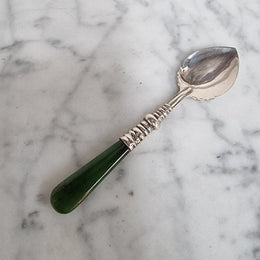 Very pretty Birmingham silver and Jade spoon that is in good original condition condition, please view photos as they help form part of the description.