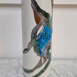 Beautiful decorative modern Mid Century signed vase. It is in good original condition, please view photos as they help form part of the description.