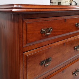 Lovely Antique English walnut tallboy/ chest of drawers. There are five drawers which all differ in sizes and have lovely hardware. It is in good original detailed condition.