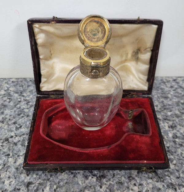 Rare Antique rock crystal and silver gilt perfume bottle in its original case by Thomas Diller of London. It is in good original condition, please view photos as they help form part of the description.