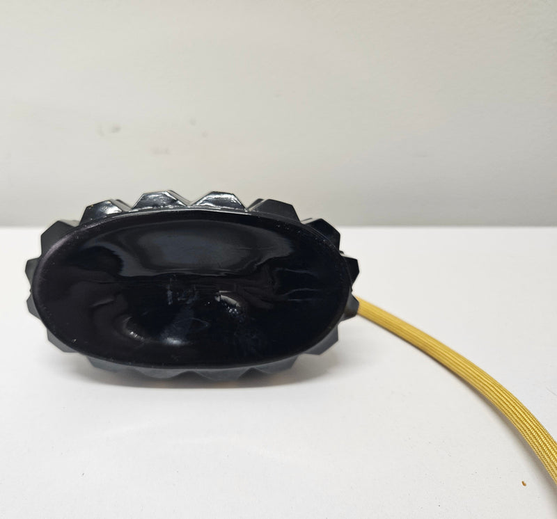 Attractive vintage Art Deco style black glass with gold trim perfume bottle with atomiser. In good working condition.  Please see photos as they form part of the description.
