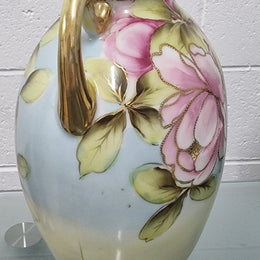 Lovely hand painted double handled vase in great original condition. Please see photos as it forms part of the description.