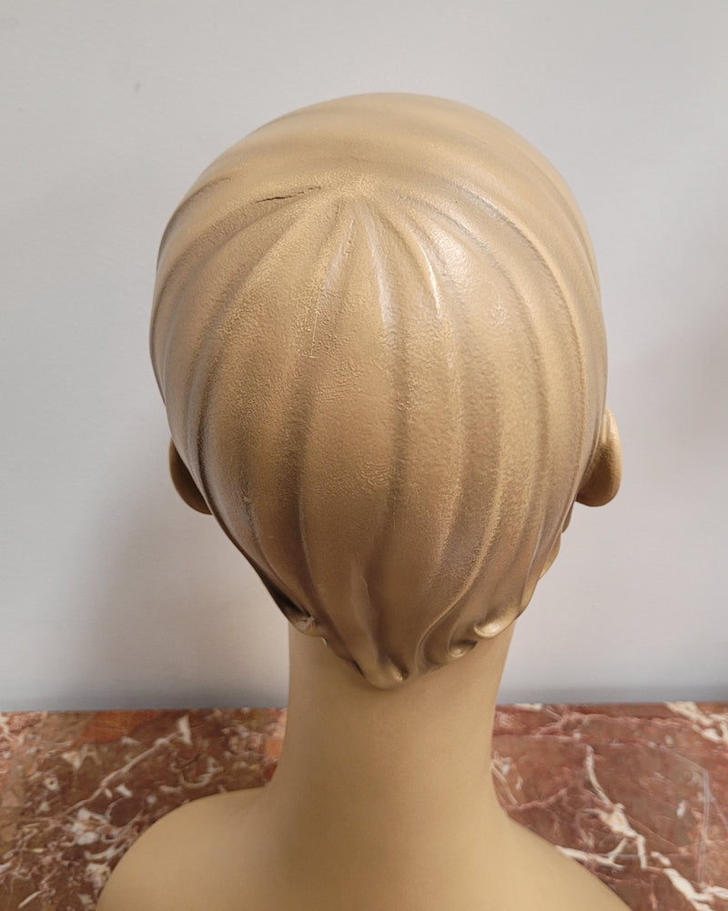 Elegant Vintage deco style mannequin head and shoulders in very good condition.