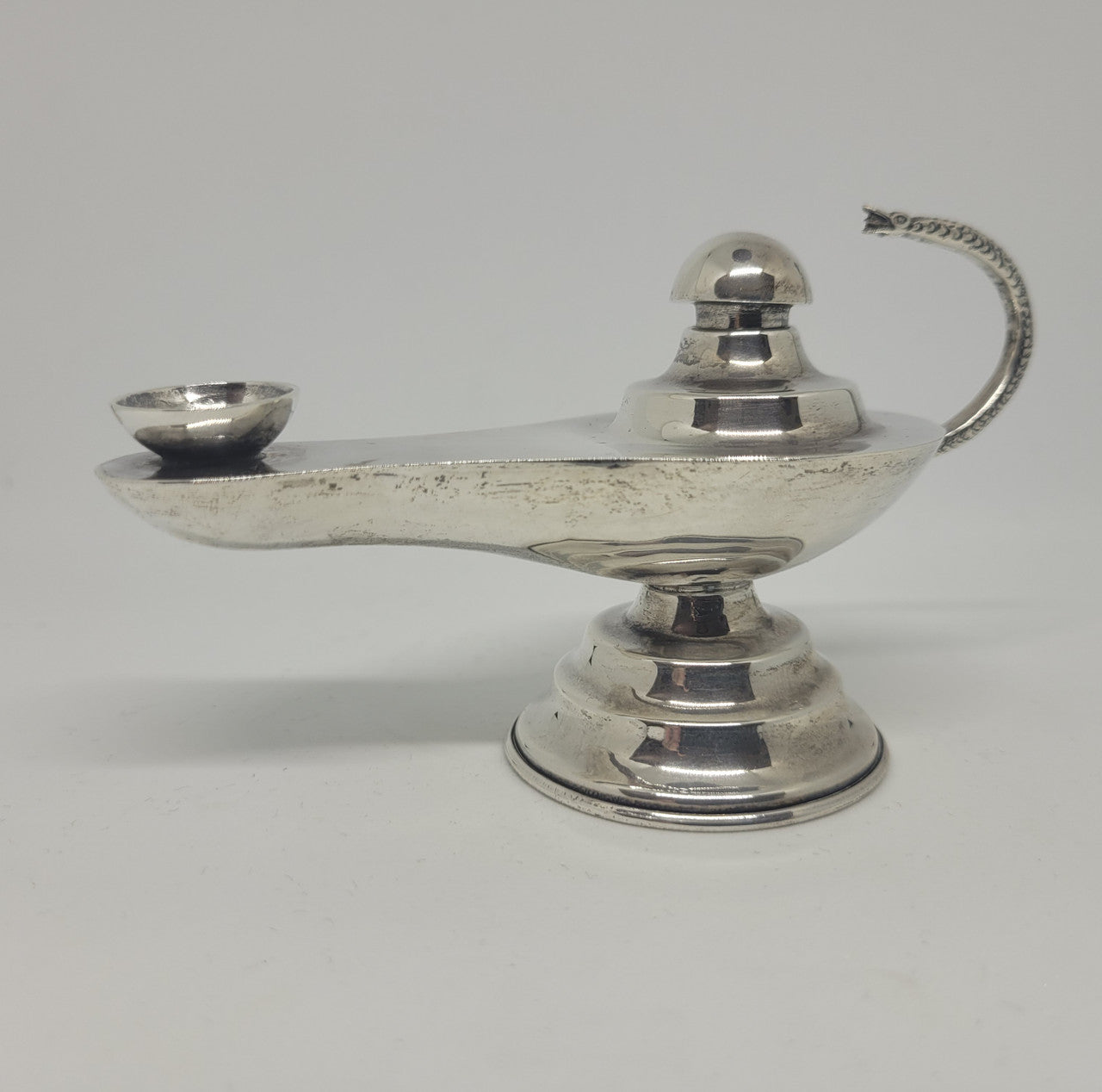 Stunning Mexican 925 silver Aladdin oil lamp, in good original condition.