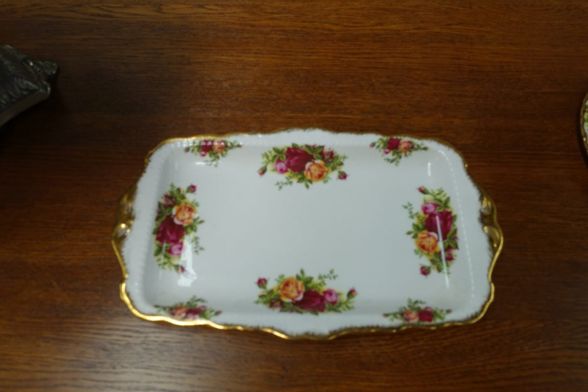 Royal Albert Old Country Roses Pattern Sandwich Platter | Antique & Vintage | Moonee Ponds Antiques | Australia Wide Delivery