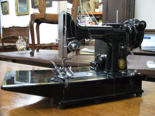 Fabulous Vintage Singer Sewing Machine
