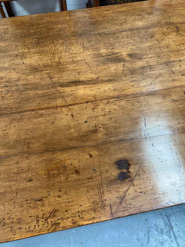 Beautiful Australian Antique farmhouse table made from Kauri Pine and originally used in an old Bakery.

Table would easily seat 12 to 14 people. It is in good detailed condition with heaps of character.