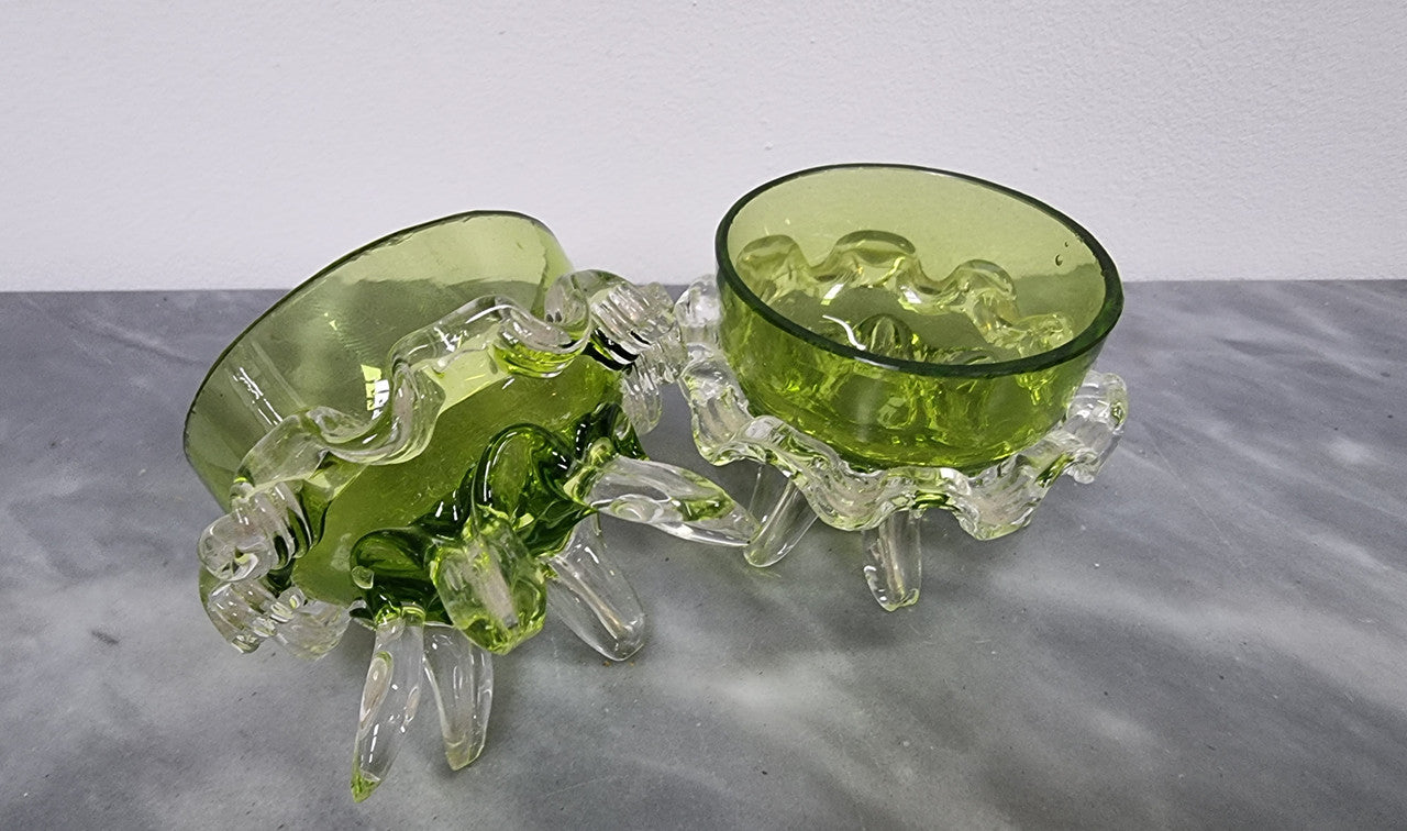 Lovely pair of Victorian green glass open salt bowls with clear frilled edging. In good original condition.