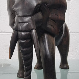 Lovely vintage ebony elephant, in good original condition.