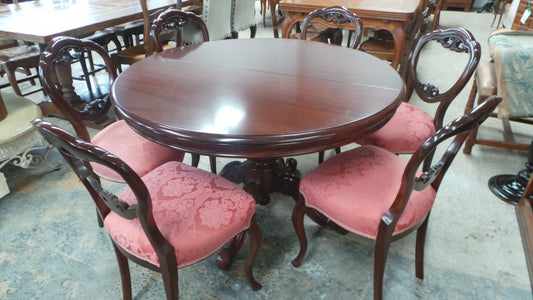 Vintage Mahogany Round Extension Table