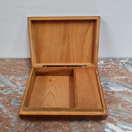 Vintage decorative inlaid mahogany Music Box. In good condition please view photos as they help form part of the description.