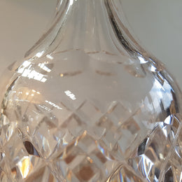 A beautiful cut glass decanter bottle in good original condition.