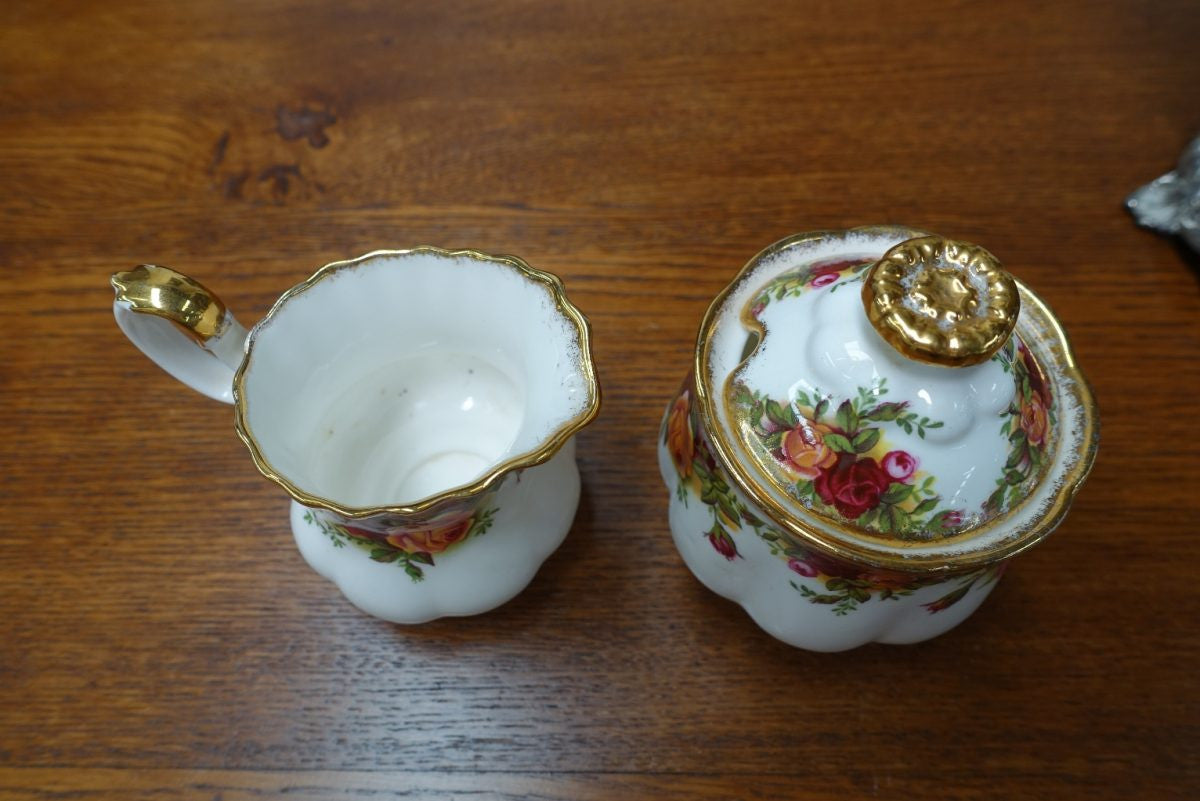 Old Country Roses Royal Albert Creamer And Sugar Set | Antique & Vintage | Moonee Ponds Antiques | Australia Wide Delivery