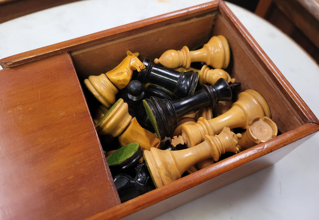 Superb Vintage Carved Box Wood Chess Set