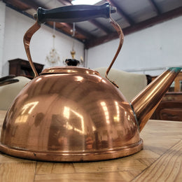 Vintage French copper kettle . They have been sourced from France and is in good original detailed condition.