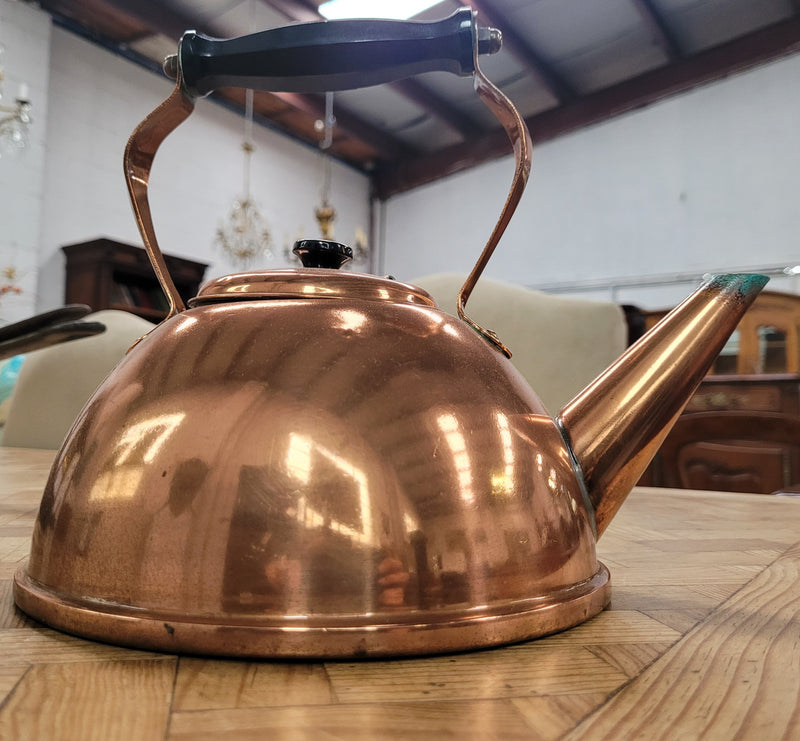 Vintage French copper kettle . They have been sourced from France and is in good original detailed condition.