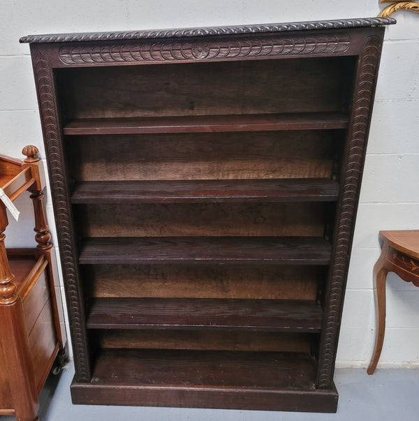 English Oak Gothic Revival open bookshelf with four fully adjustable shelves and of pleasing narrow portions.
