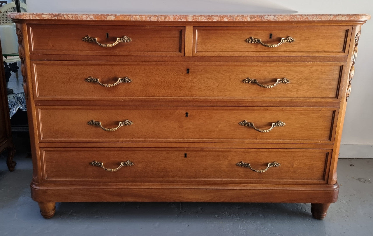 French Louis 16th style Walnut marble top commode. It has a beautiful marble top and has five drawers. In good original detailed condition. Please note keys are not included.