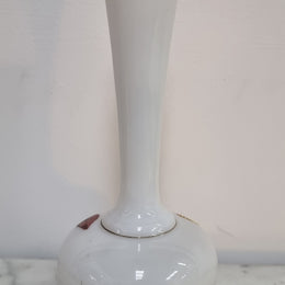 Decorative Antique floral hand painted milk glass vase in good original condition, please view photos as they help form part of the description.