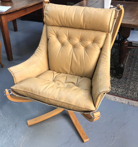 Fabulous Midcentury leather "Sigurd Ressell Falcon Chair" from Norway in good used condition with minor scratches to the leather consistent with age. Very sturdy and comfortable.