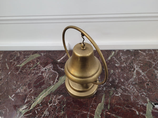 Victorian dinner bell, in good original condition. Please view photos as they help form part of the description.